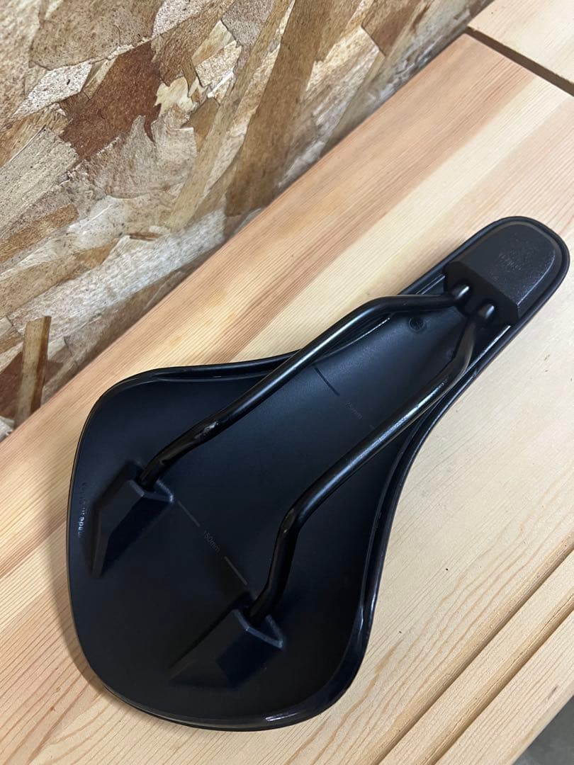 Fi'zi:k フィジーク TEMPO ALIANTE R5