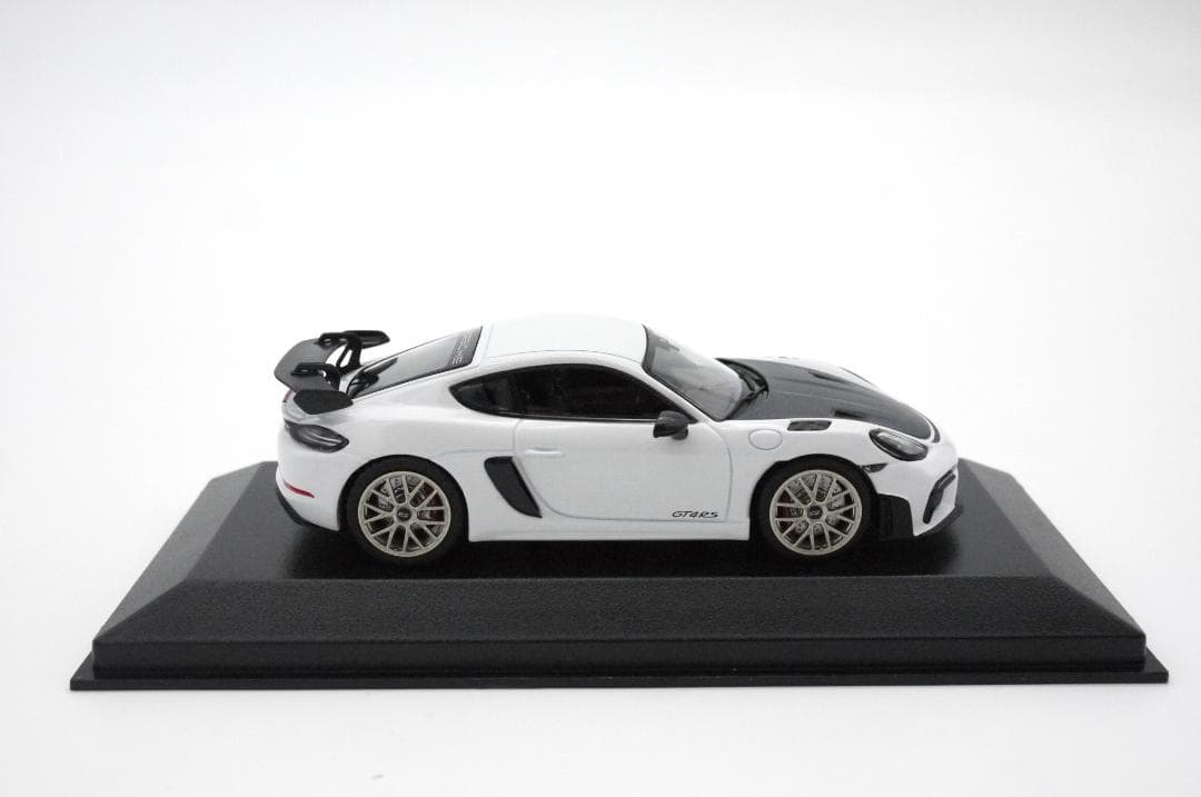 kazu1/43 ポルシェ 718 (982) ケイマン GT4 RS 白