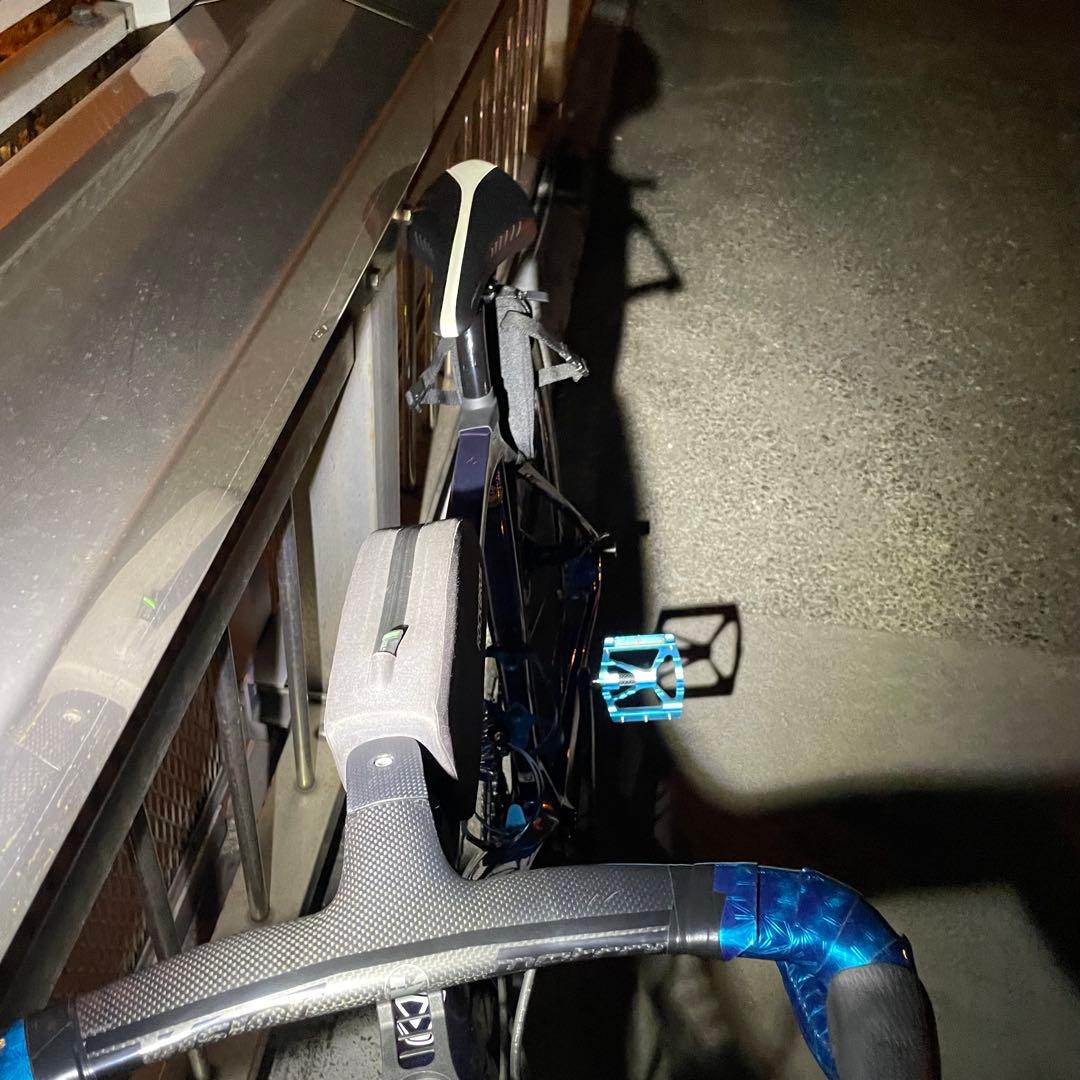 関東受け取り　セミ内装　カーボンロードバイクJAVA VISIONサイコン付き