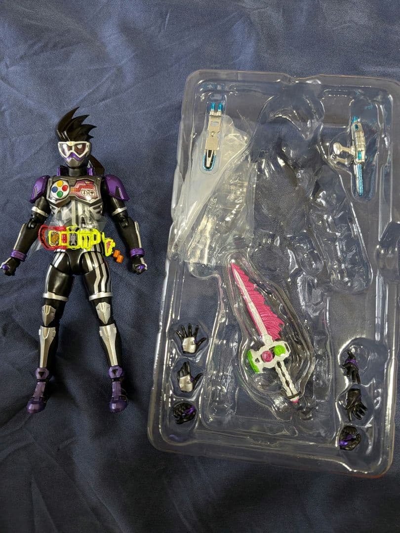 S.H.Figuarts　仮面ライダーゲンム　アクションゲーマーレベル0