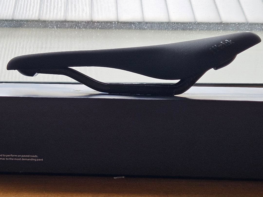 フィジーク Fizik Antares R1 Open サドル
