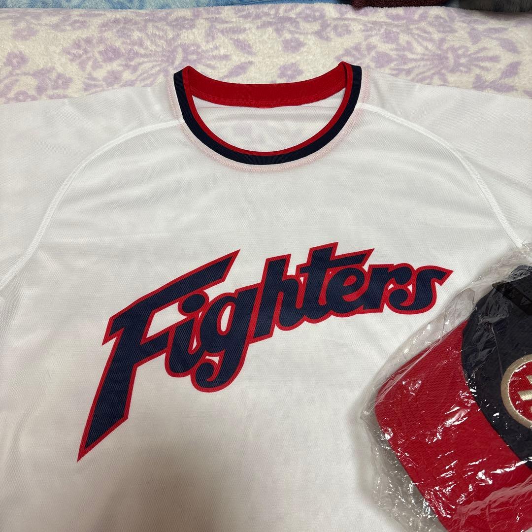 Fighters ユニフォームとキャップセット
