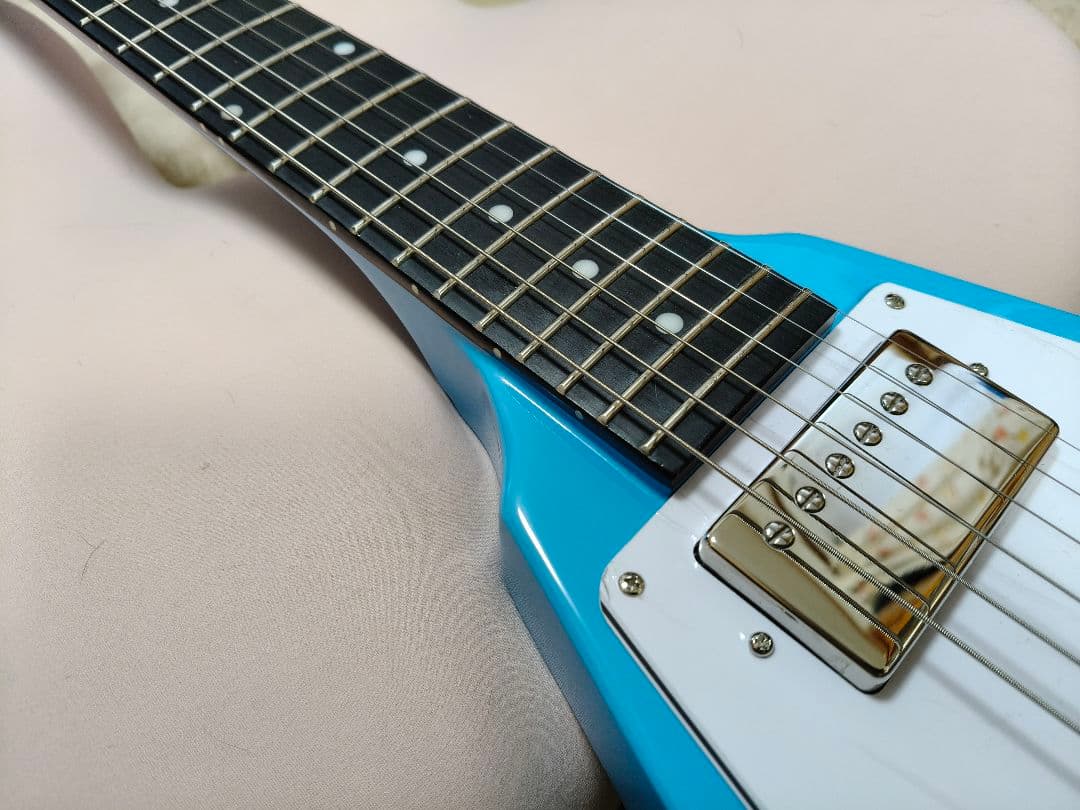 新品　Epiphone Flying V 70S Mauiblue