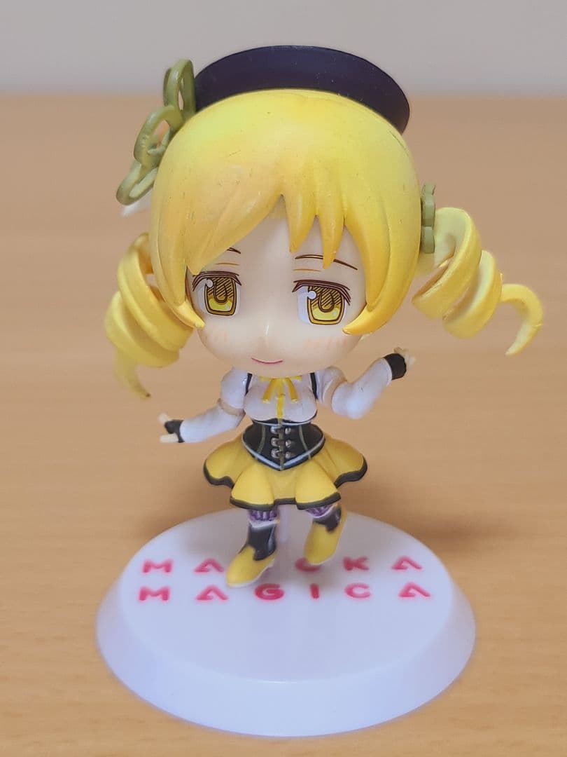 魔法少女まどか☆マギカ　巴マミ　フィギュア+チャーム 7点セット