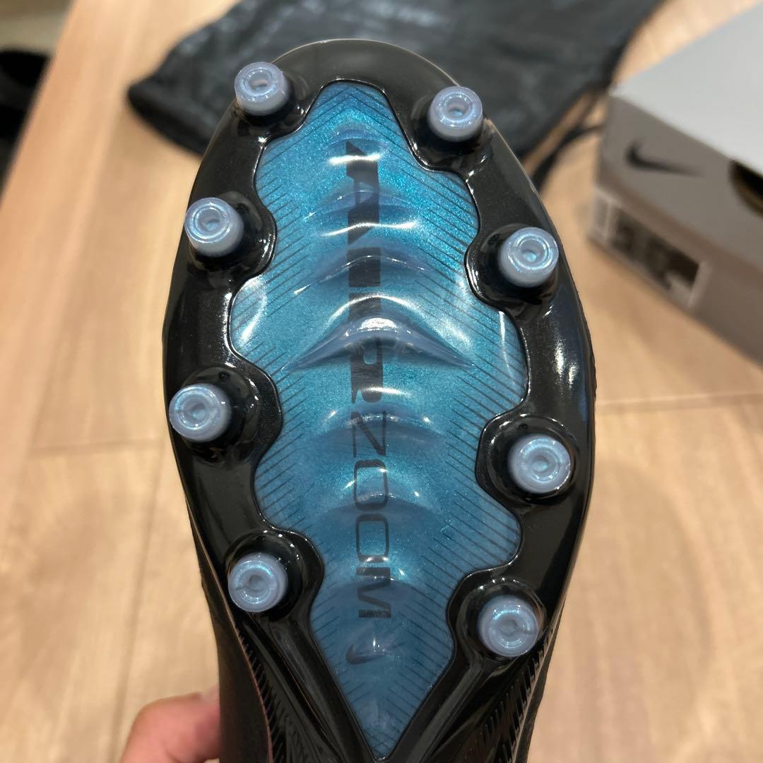 新品同様　ナイキ　マーキュリアルヴェイパー16 エリートAG 25,0cm