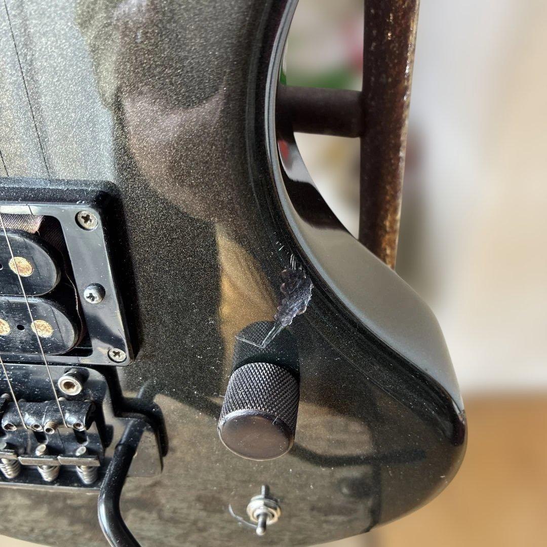 Fernandes zo-3芸達者ブラック エレキギター 内蔵スピーカー付き
