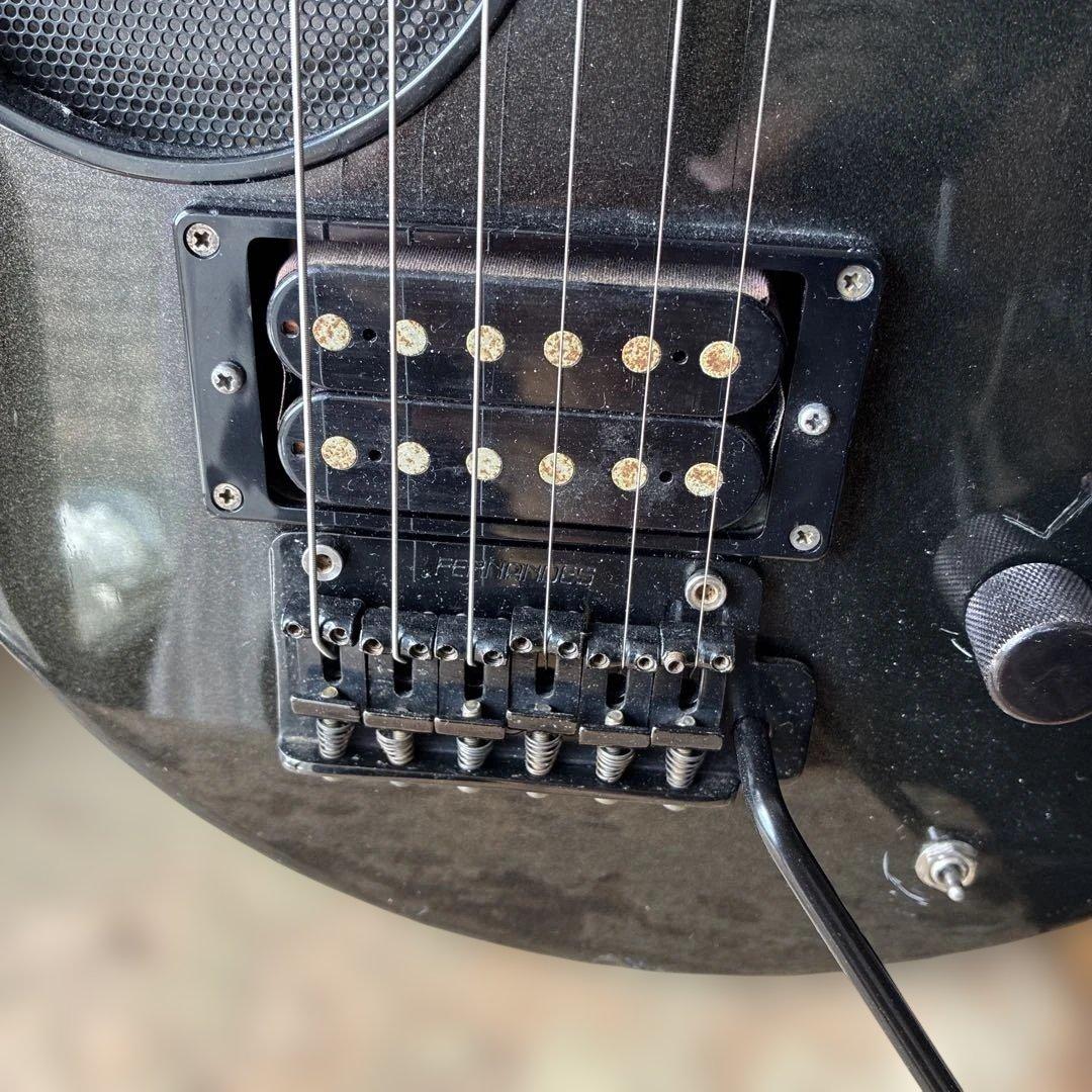 Fernandes zo-3芸達者ブラック エレキギター 内蔵スピーカー付き