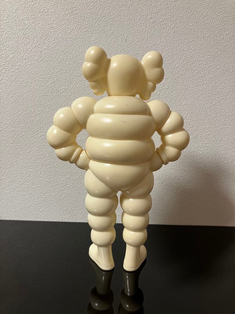 Kaws カウズ　CHUM ミシュランマン
