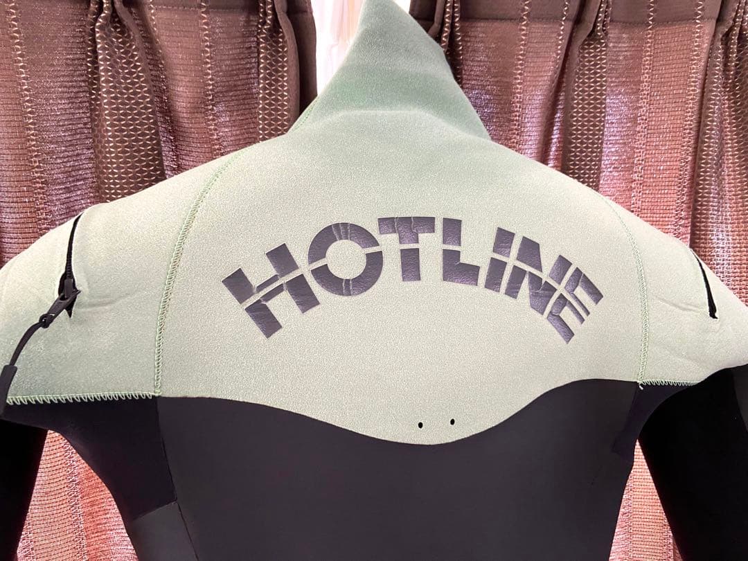 セミドライ　HOTLINE ホットラインウエットスーツ
