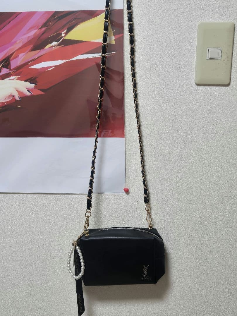 Yves Saint Laurent ノベルティ ショルダーバッグ ブラック