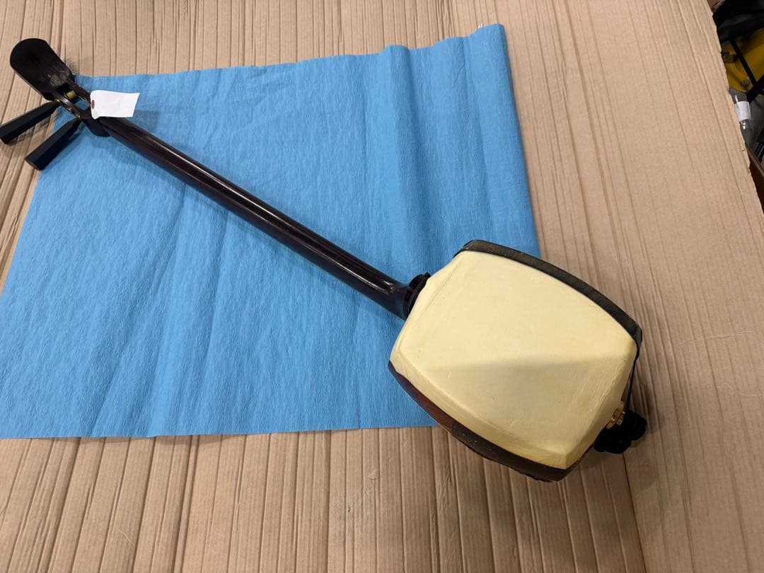【中棹三味線】本体のみ 花梨棹 人工皮仕様 和楽器