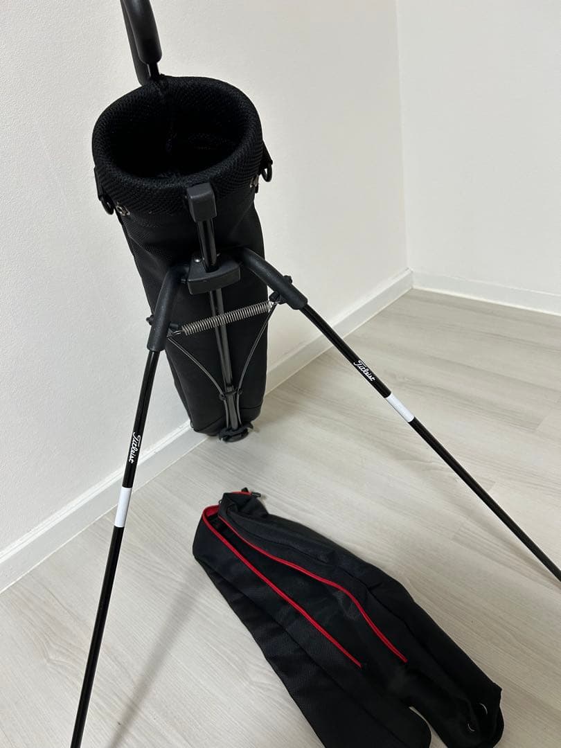 Titleist セルフスタンドバッグ 収納ポケット付き