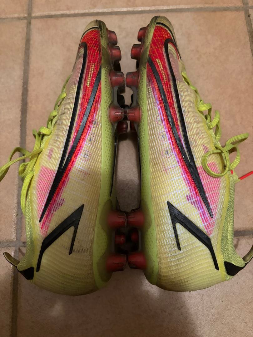 Nike マーキュリアルヴェイパー14 HG