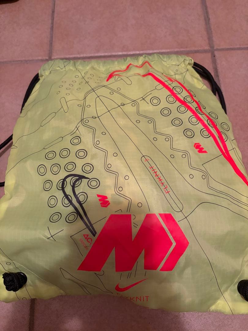 Nike マーキュリアルヴェイパー14 HG