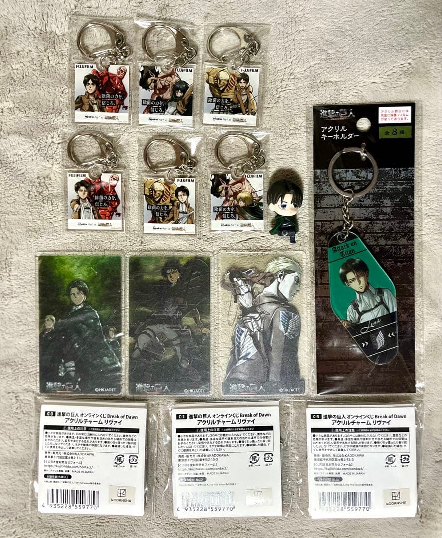 進撃の巨人　まとめ売り　エレン　ミカサ　アルミン　リヴァイ