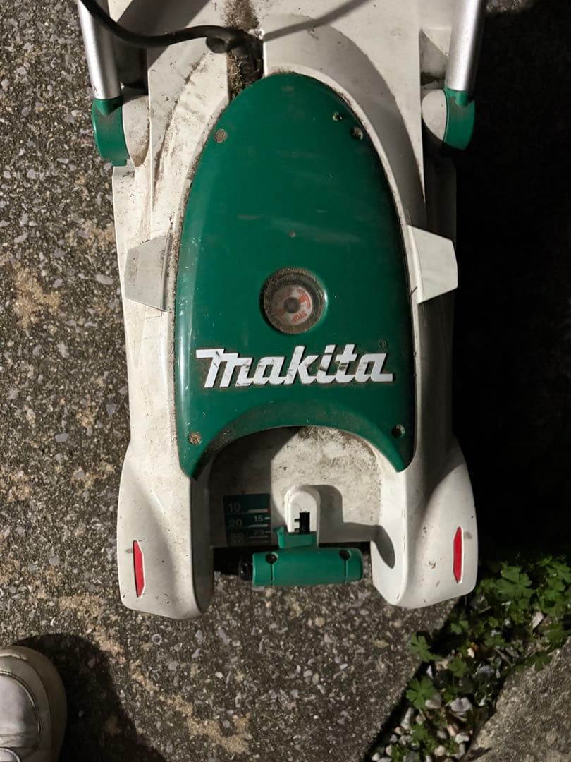 Makita 電動芝刈り機