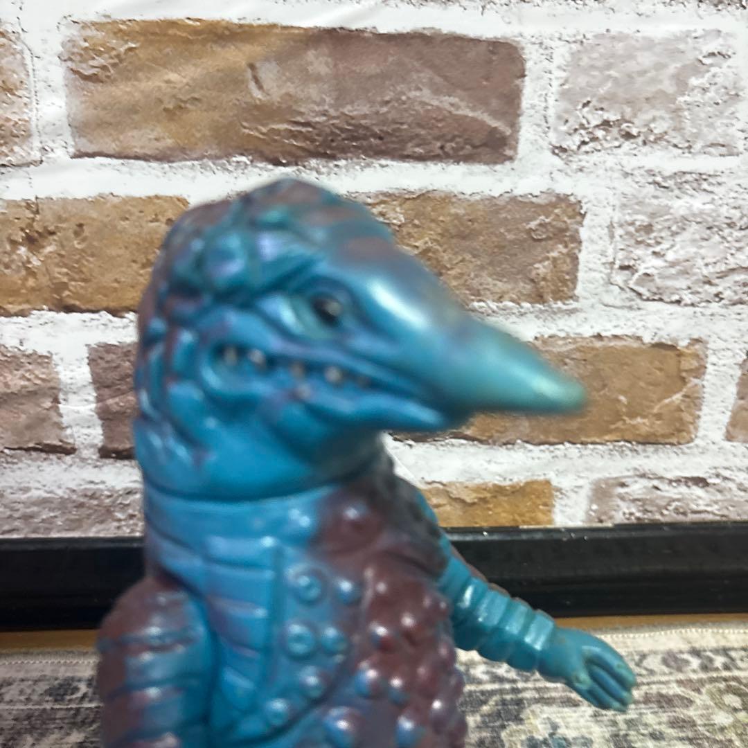 怪獣フィギュア ザラガス　ソフビ
