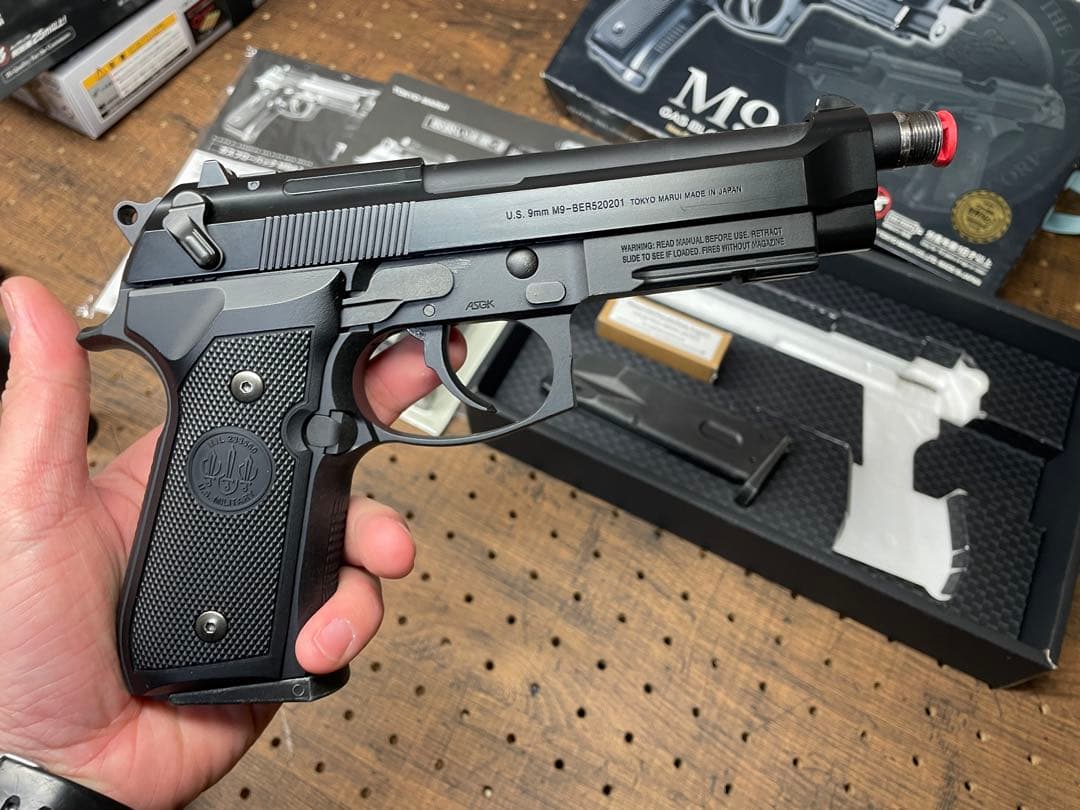 東京マルイ No.54 M9A1 18歳以上ガスブローバック BKはバレル変更