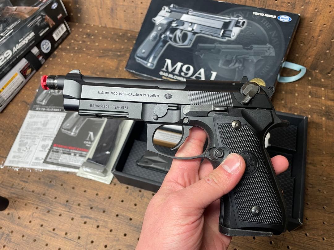 東京マルイ No.54 M9A1 18歳以上ガスブローバック BKはバレル変更
