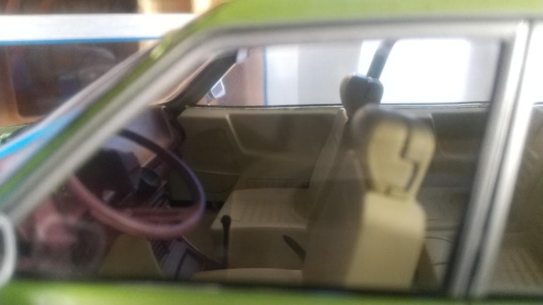 じじおっさん　MODEL CAR GROUP 1/18のグリーン