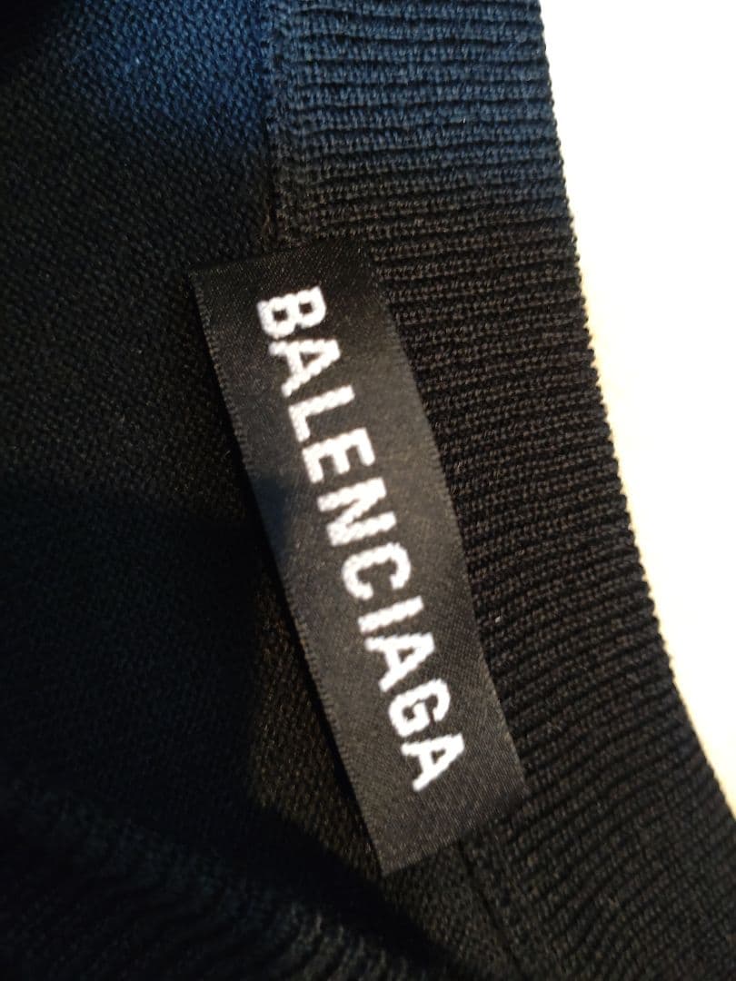 BALENCIAGA ブラックニットセーター