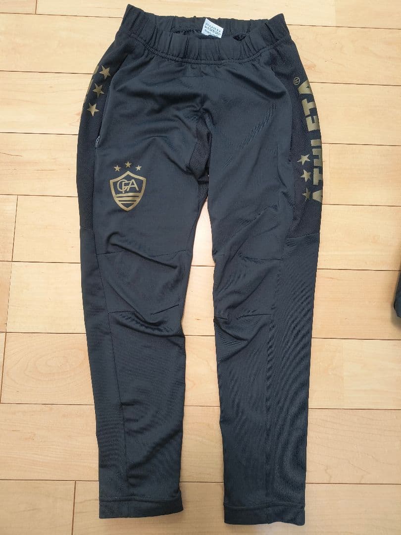ATHLETA ブラックジャージ 上下セット　130cm