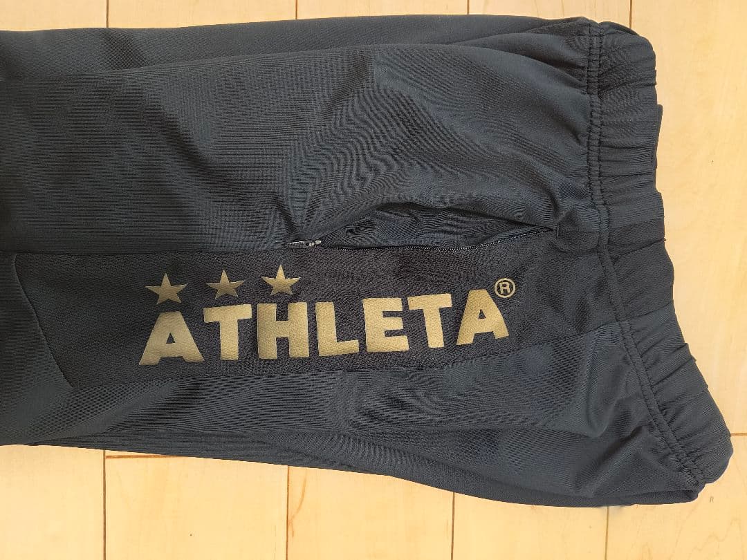 ATHLETA ブラックジャージ 上下セット　130cm