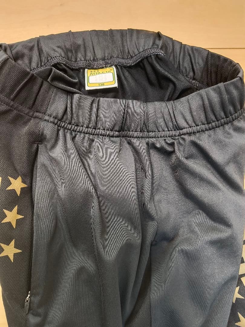 ATHLETA ブラックジャージ 上下セット　130cm