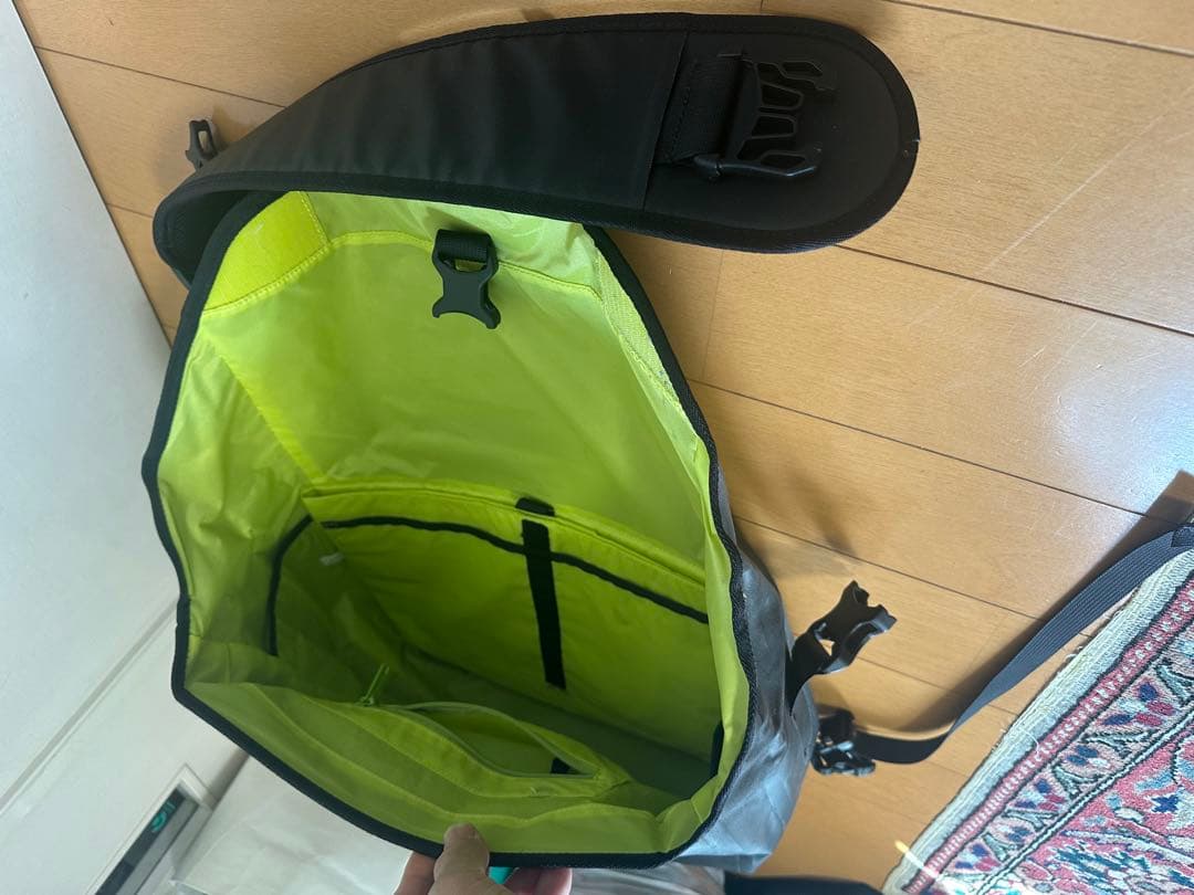 モンベル ドライメッセンジャーバッグ　S ブラック　美品