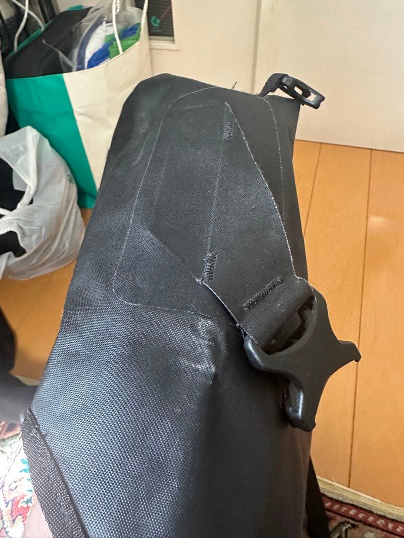 モンベル ドライメッセンジャーバッグ　S ブラック　美品