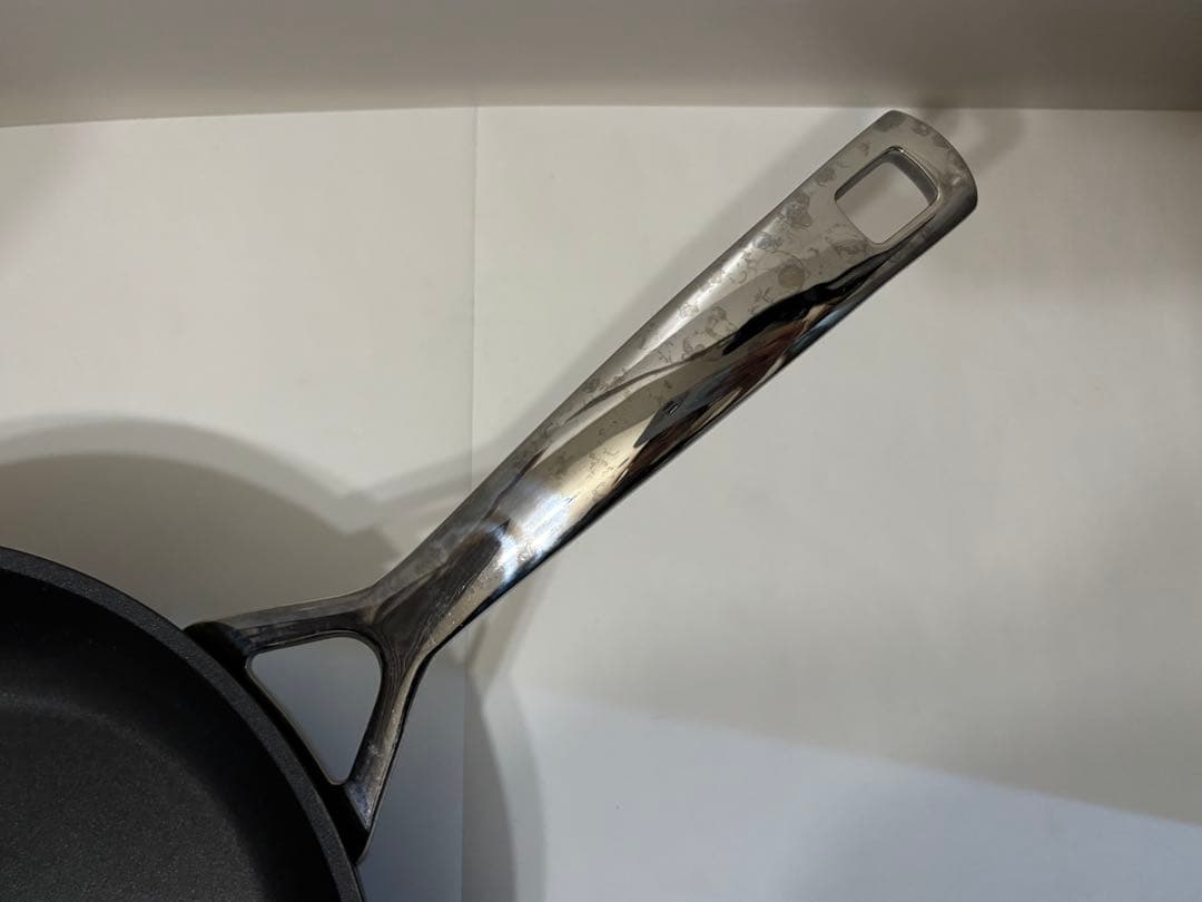 Le Creuset TNS シャロー・フライパン 24cm