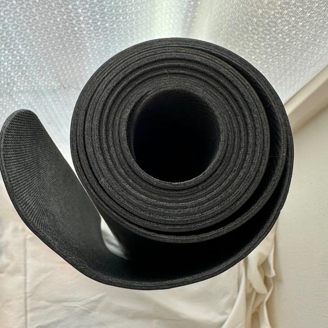美品 Liforme トラベルヨガマット グレー ケース付