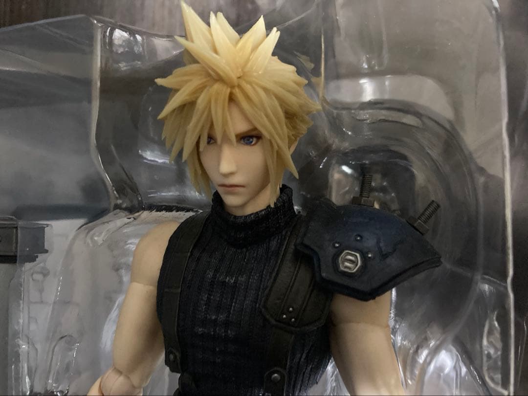 プレイアーツ改 FF7 REMAKE クラウド Ver.2
