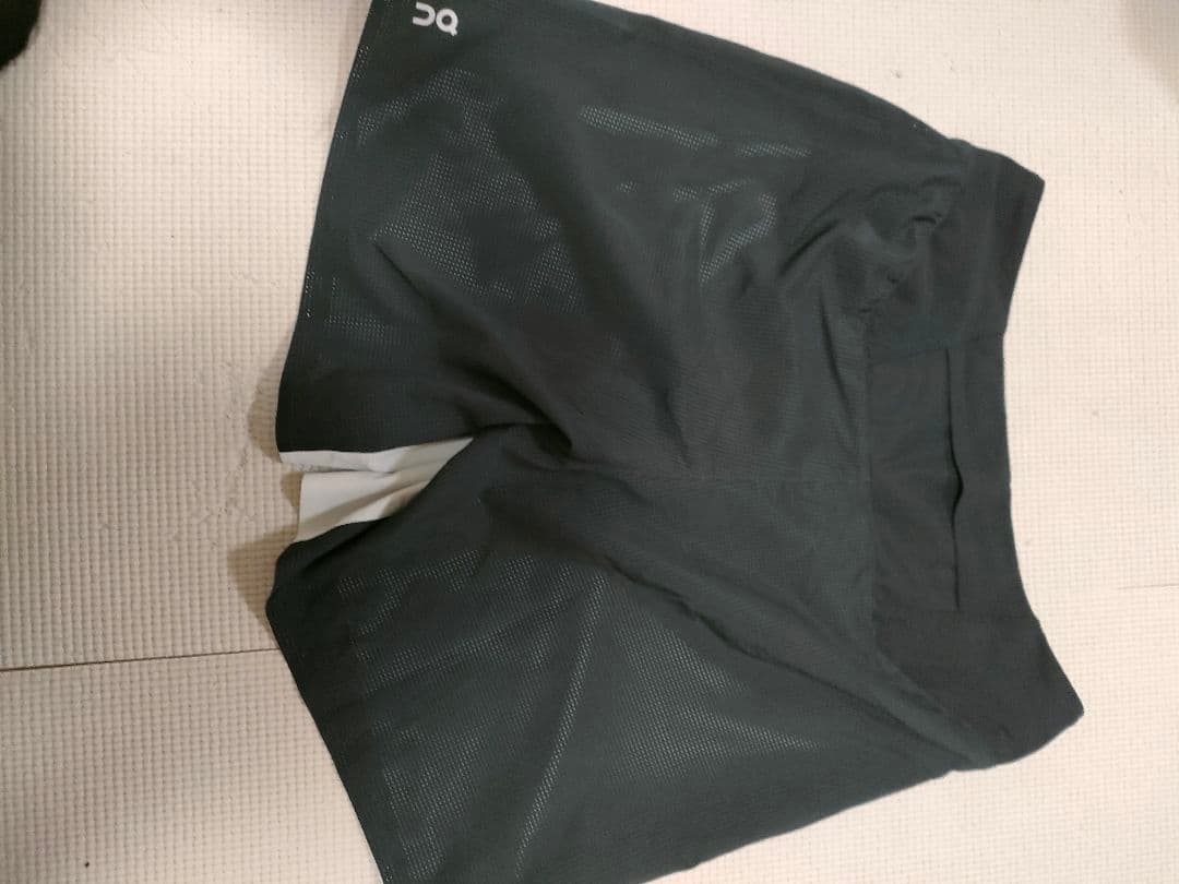 On オン　ハーフパンツ　インナーショーツ付き　ランニング