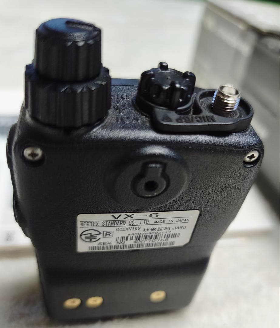 STANDARD デュアルバンドトランシーバー　VX-6 （バッテリー新品）