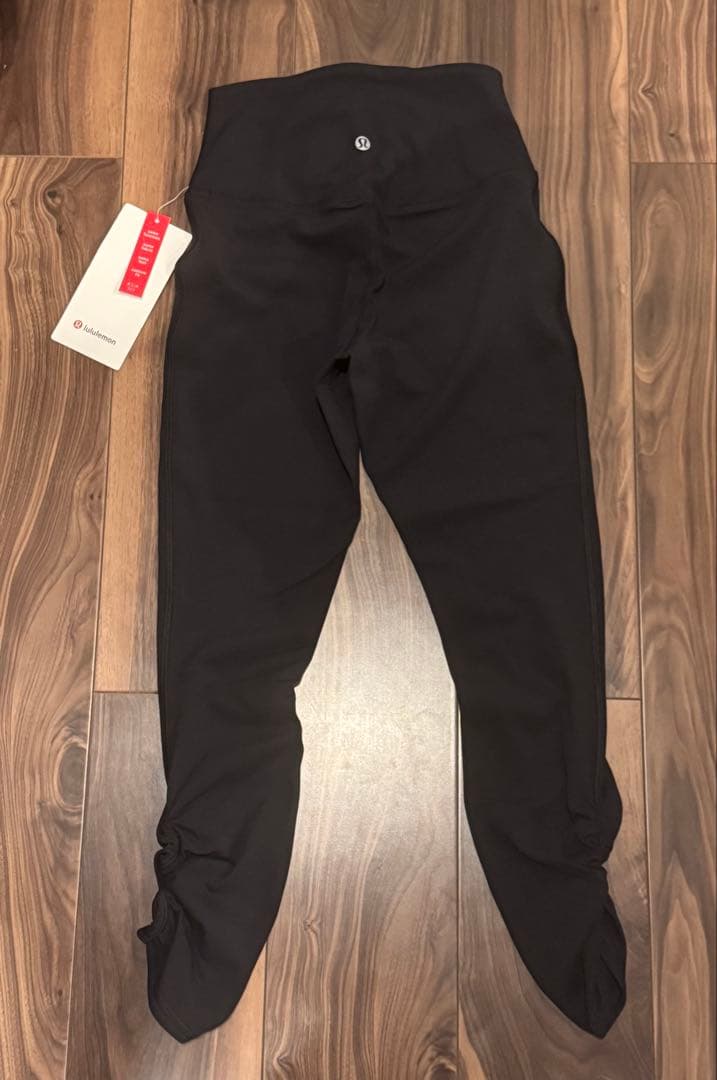 【新品】　ルルレモン Align ルーシュペタルヘムタイツ 24インチ