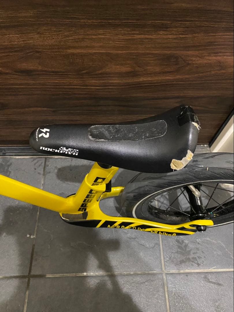 bike8 エアロスピード　カーボン　ランバイク　びっちゃんV2 ヘルメット付き