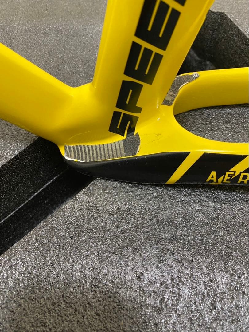 bike8 エアロスピード　カーボン　ランバイク　びっちゃんV2 ヘルメット付き
