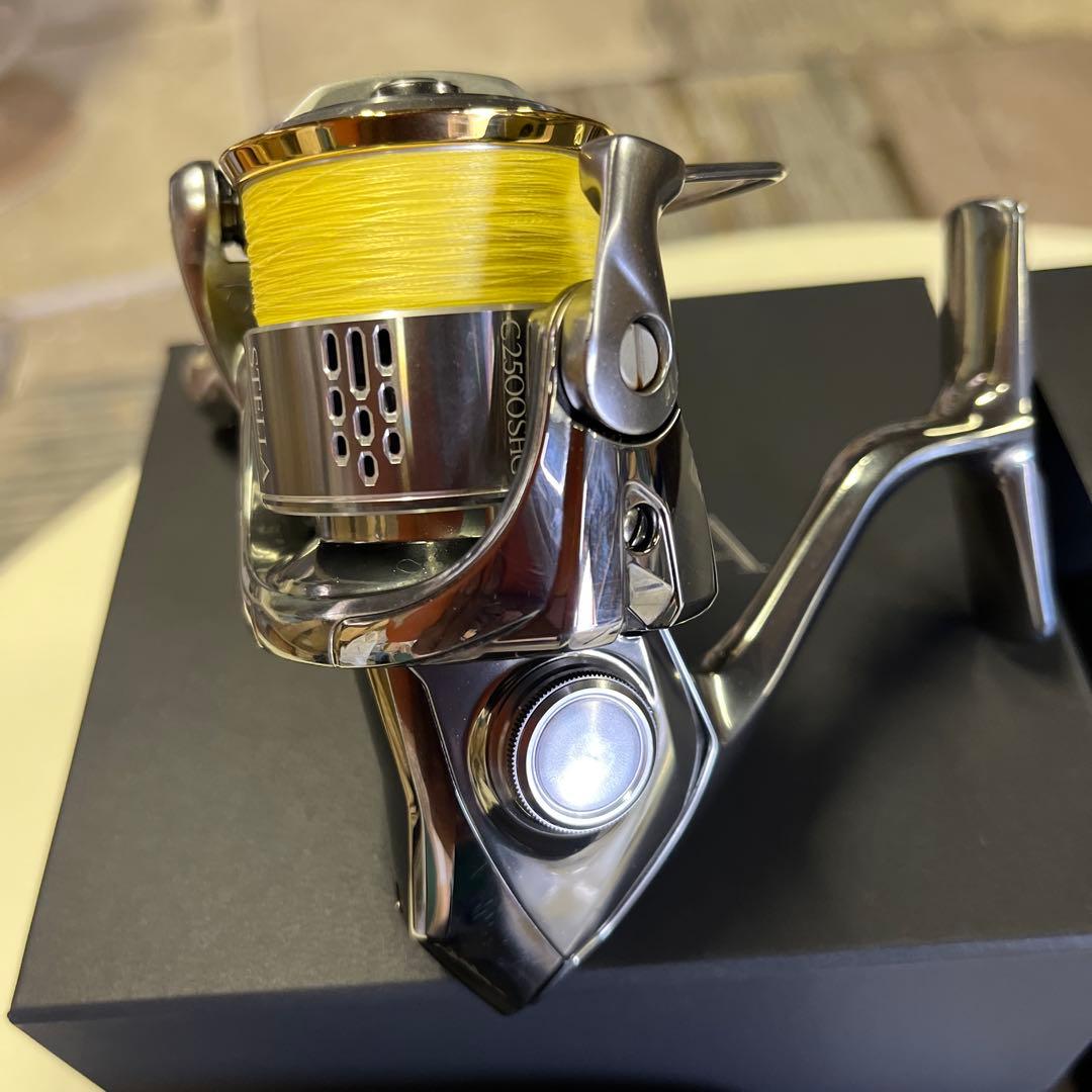 シマノ　18ステラ C2500SHG ［美品］リブレハンドルノブ付き
