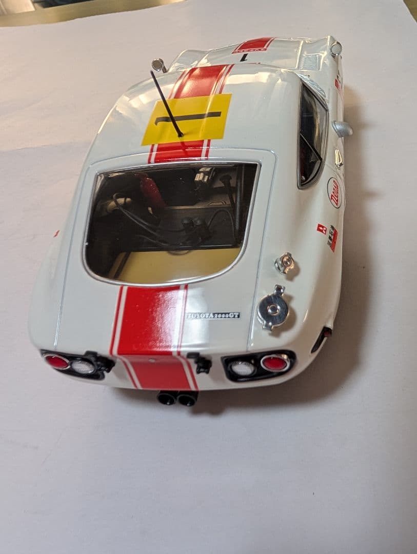トヨタ2000GT1/18ミニカー