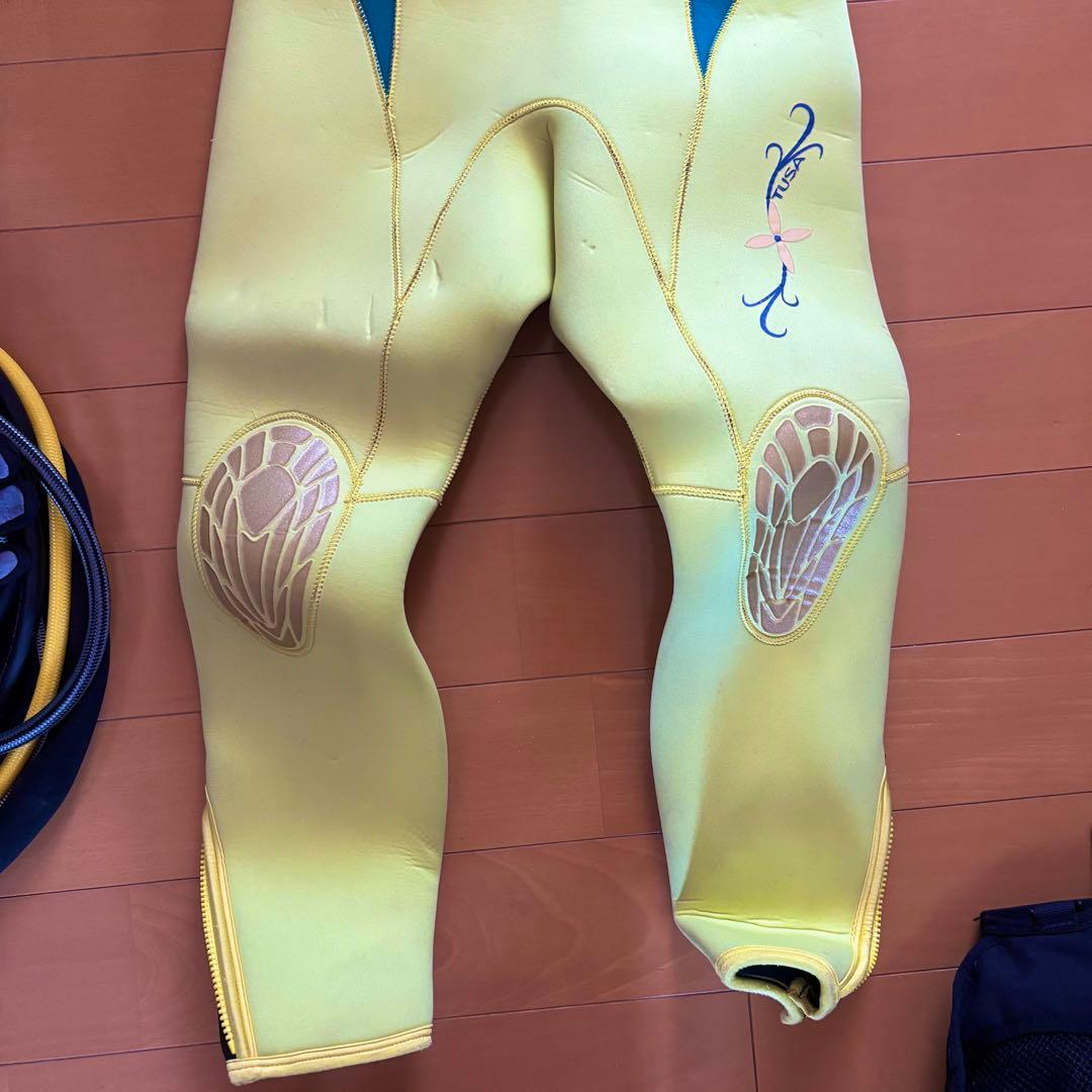 ウェットスーツ　TUSA イエロー