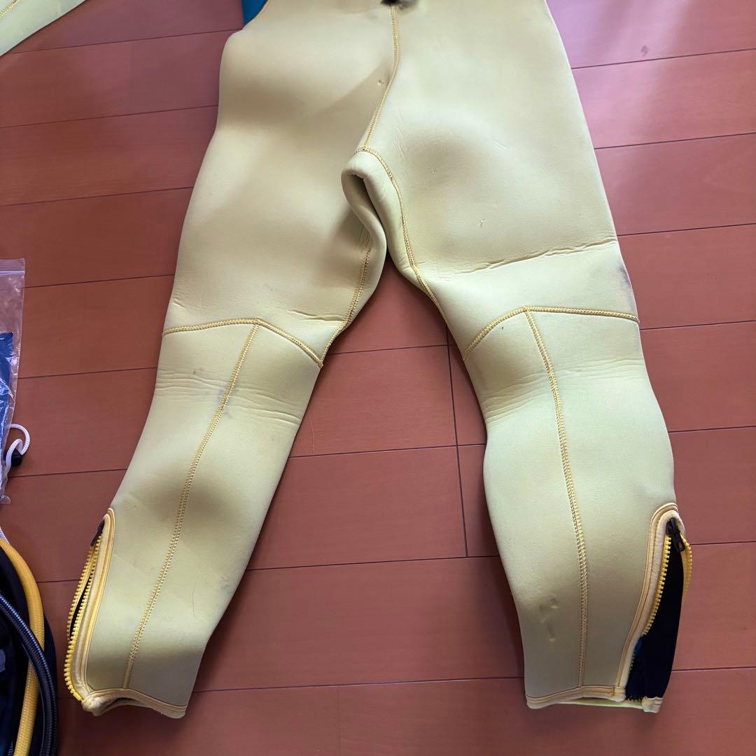 ウェットスーツ　TUSA イエロー