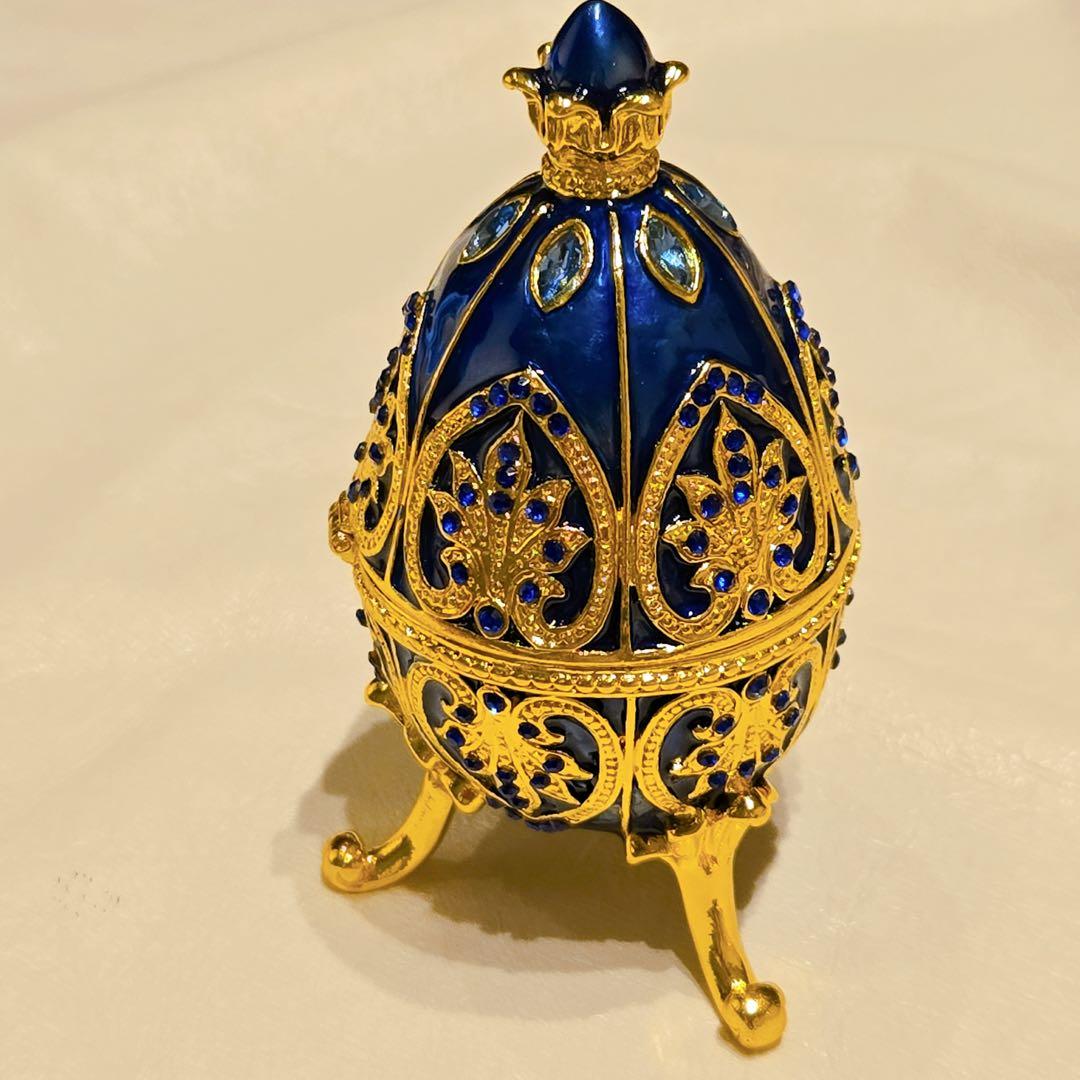 青と金の卵型小物入れ
