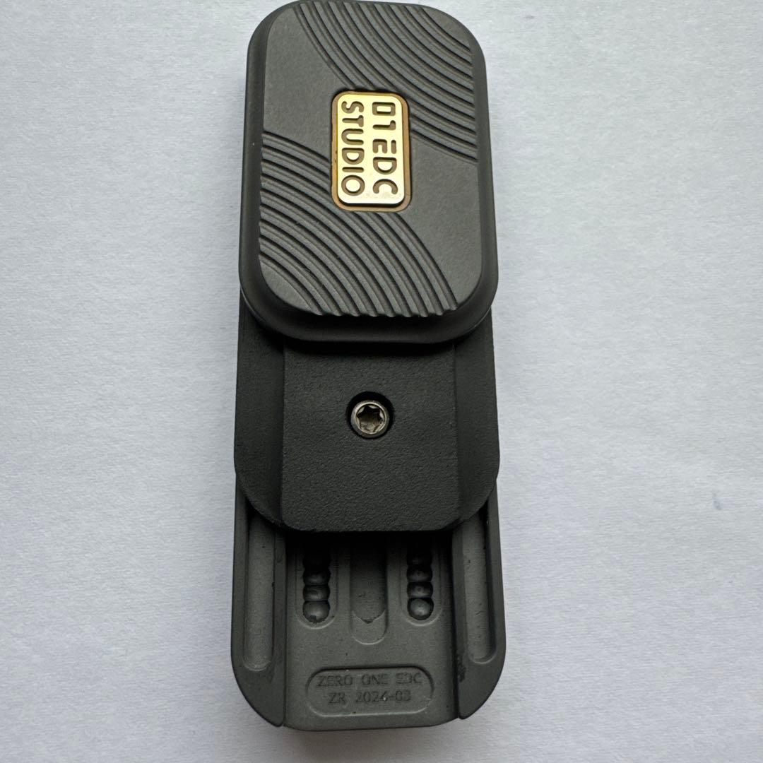 01EDC MINI Burger フィジェット正規品　ジルコニウム製49個限定