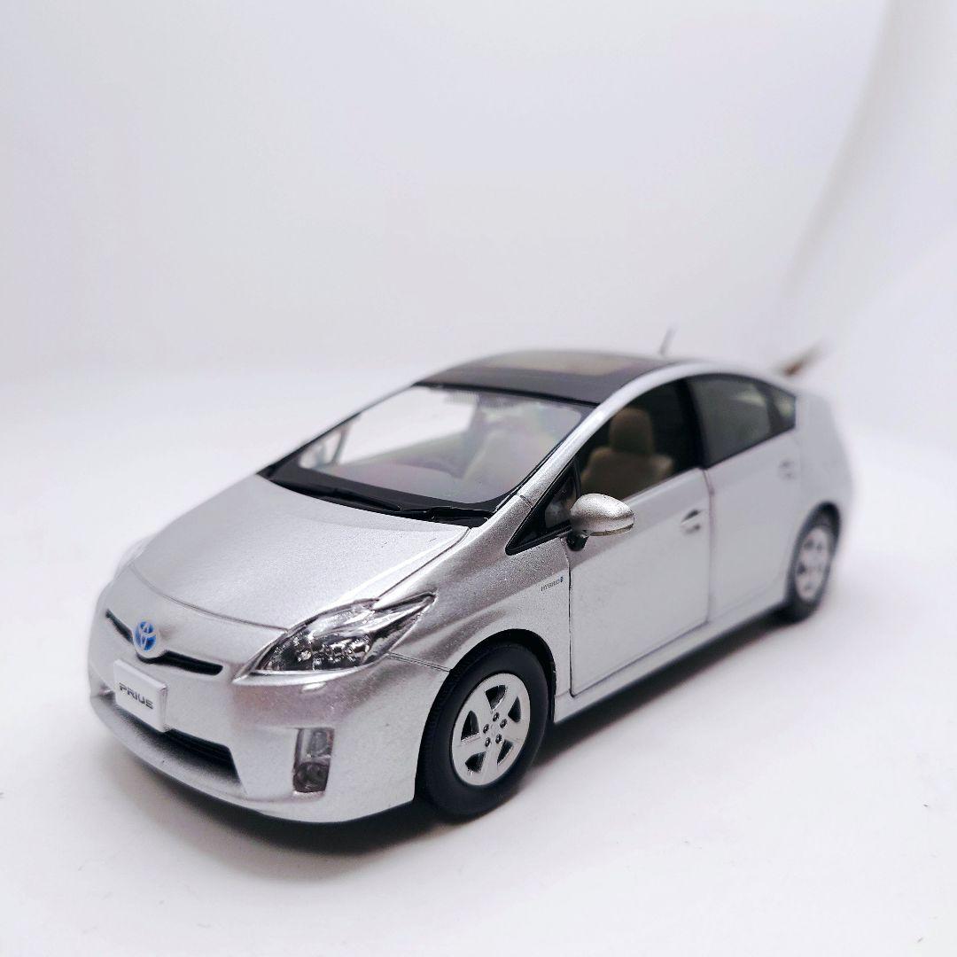 トヨタ　プリウス　カラーサンプル　非売品　シルバー