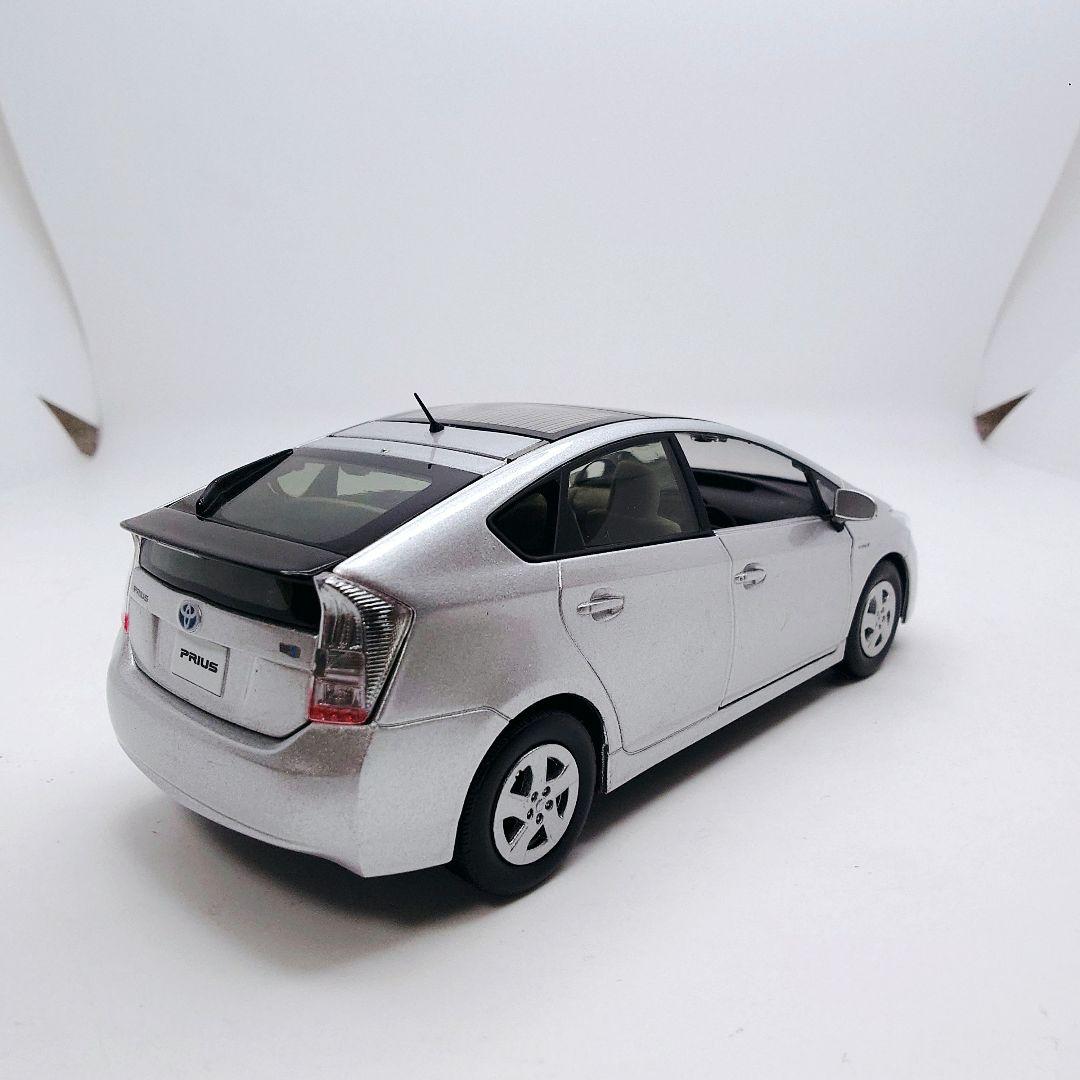 トヨタ　プリウス　カラーサンプル　非売品　シルバー