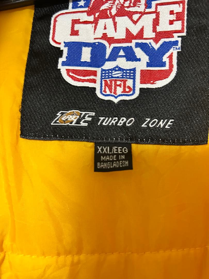 【古着】Pittsburgh Steelers ナイロンジャケット