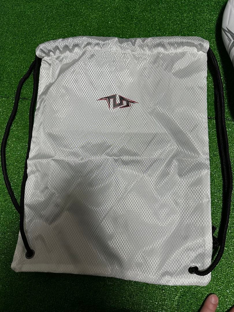 TLSSリベロ FG サッカースパイク 24.5cm オールホワイト レースレス