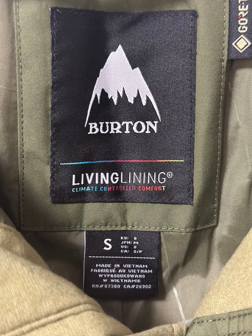 BURTONのスノーパンツ（Sサイズ）