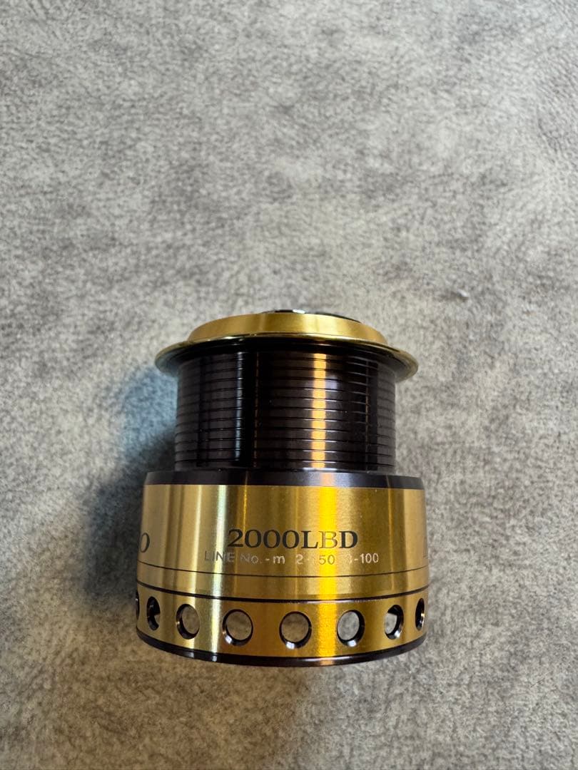 美品 ダイワ　06トーナメントISO Z3000LB